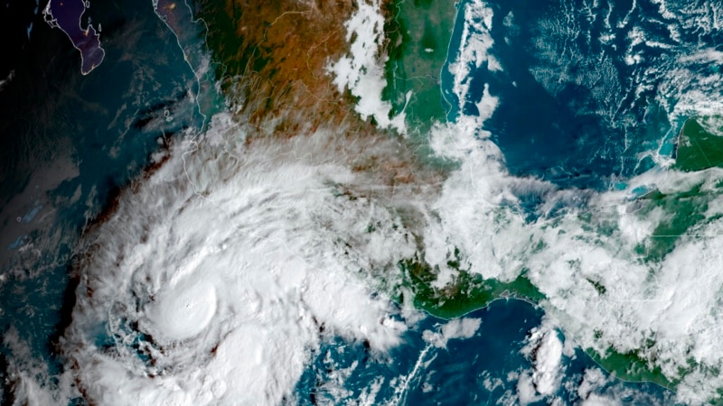 Hurricane Roslyn reaches category 4 heading for the Mexican coast