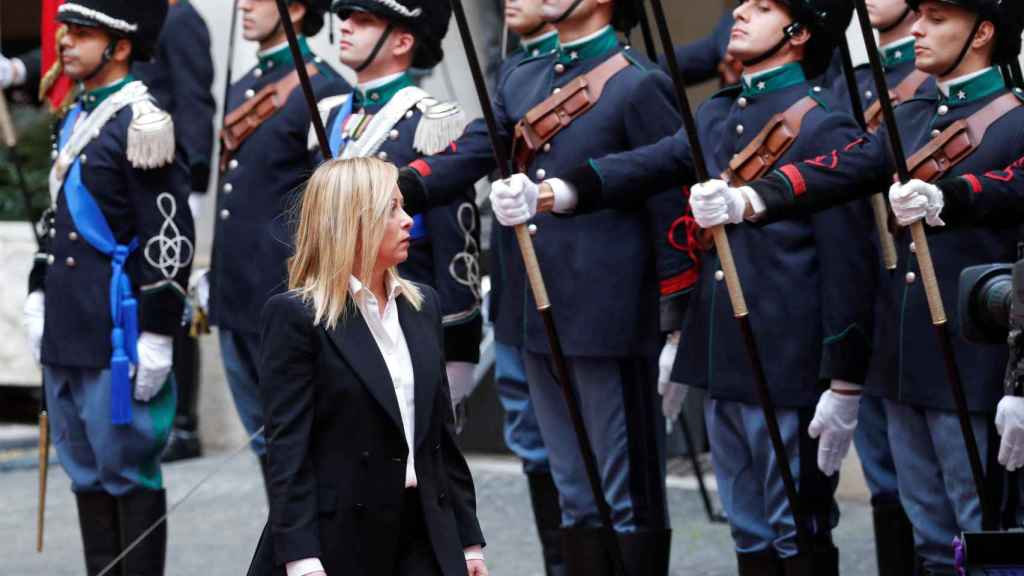 The Italian Prime Minister, Giorgia Meloni, received with honors on her arrival at the Chigi Palace this Sunday.