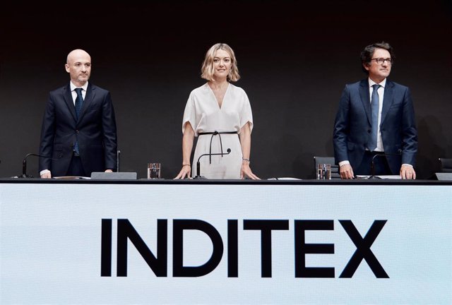 Archive - The president of Inditex, Marta Ortega and the director Oscar García Maceiras at the company's General Shareholders' Meeting