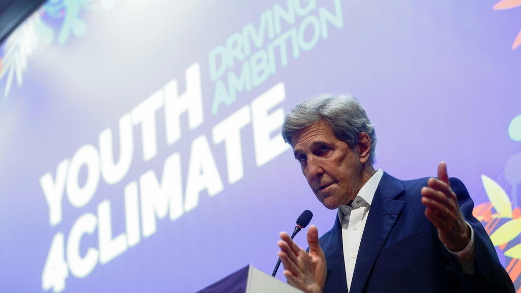 Kerry and AMLO, climate meeting under pressure