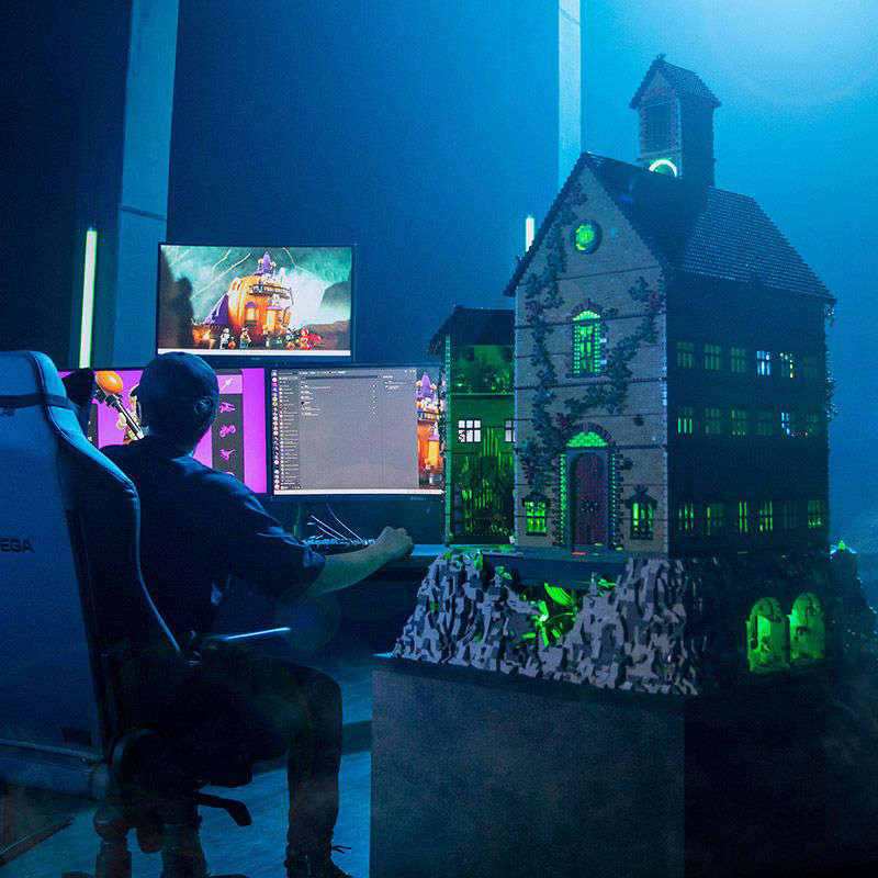 LEGO uses 20,000 pieces to build a huge Halloween-themed gaming PC