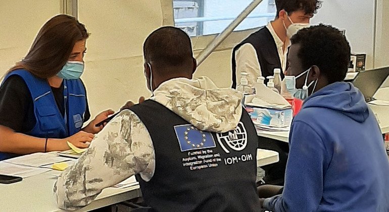 IOM assists newly arrived migrants in the Canary Islands