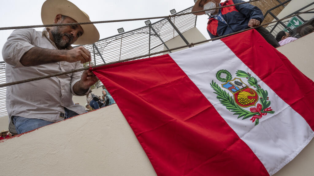 Peruvians go to the polls to elect mayors and governors