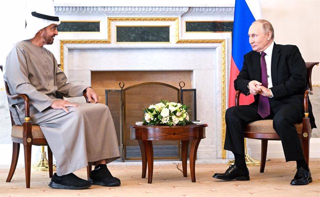 Russian President Vladimir Putin and United Arab Emirates President Mohamed bin Zayed