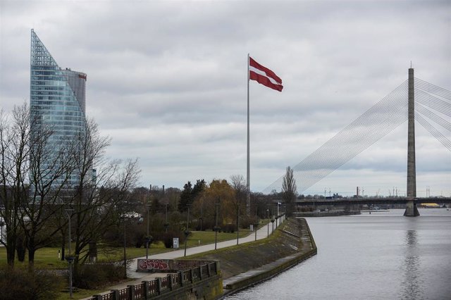 File - Flag of Latvia (file).