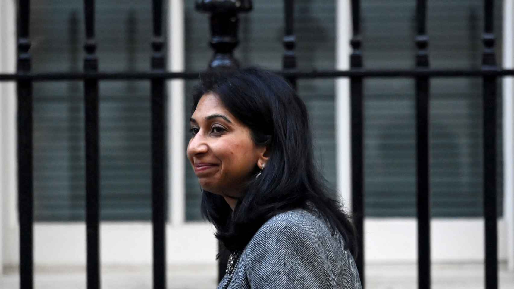 Suella Braverman, British Home Secretary, resigns, aggravating the Liz Truss government crisis