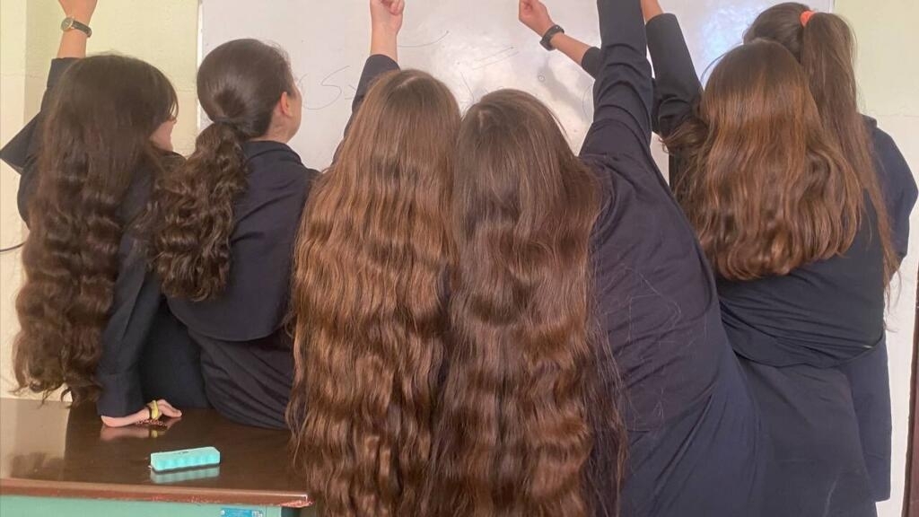 The Iranian women's protest is spreading to secondary schools