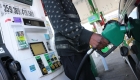 In the US, the average price of gasoline begins to fall