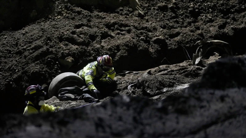 They find bodies of 2 women who fell into a sinkhole