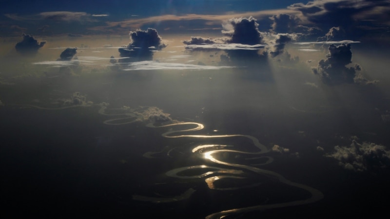 Indigenous community kidnaps and then releases boat passengers in the Amazon