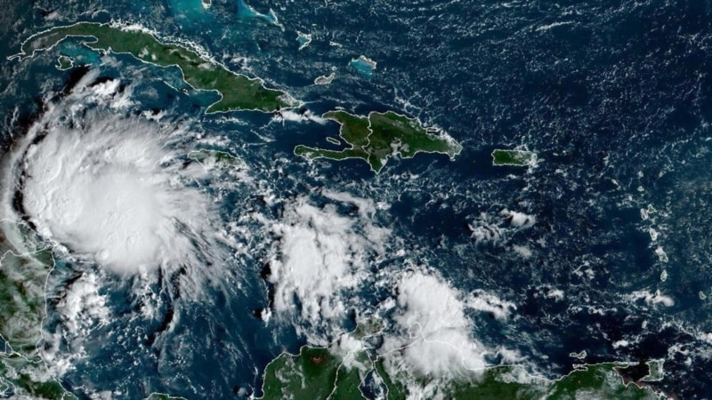 Lisa becomes a hurricane and heads to Belize, Guatemala on alert