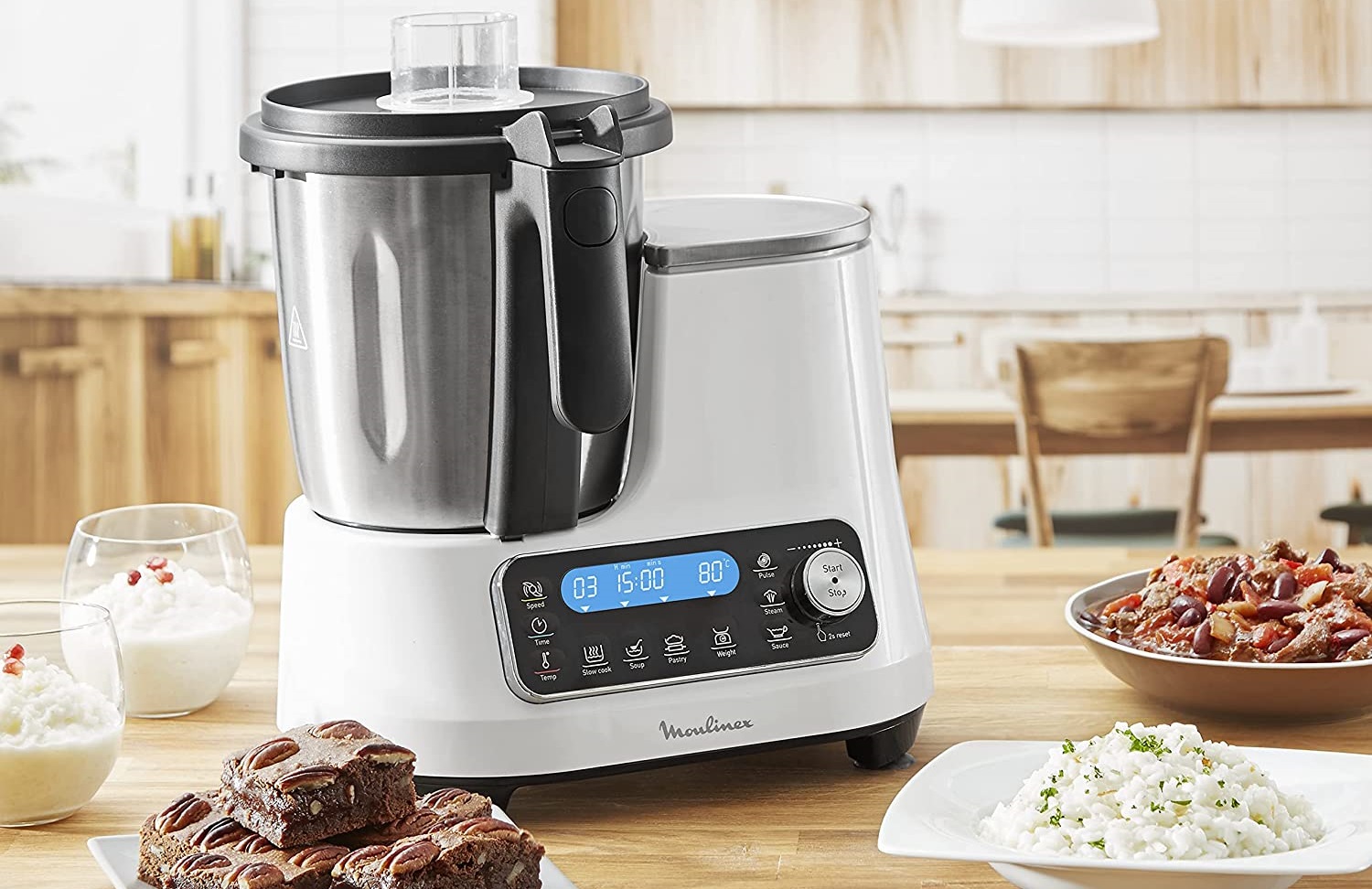 One of the best kitchen robots is on sale on Amazon at an irresistible price