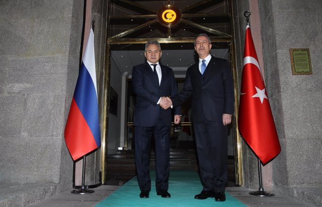 Archive - Russian and Turkish Defense Ministers Sergei Shoigu and Hulusi Akar