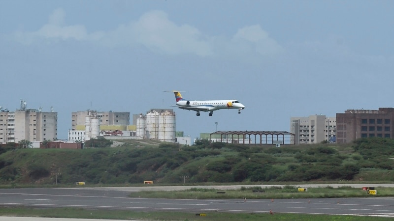 Venezuela receives first commercial flight from Colombia in years