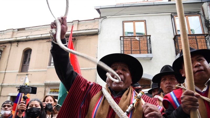 Bolivian region detained governor announces strike and roadblocks