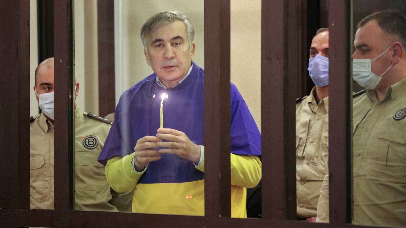 Saakashvili announces a hunger strike as an "extreme form" of complaint and leaves it after 3 hours