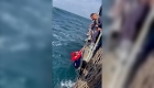 This is how they rescue the survivor of a shipwreck in Thailand