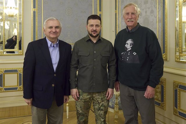 US Senators Jack Reed and Angus King with Ukrainian President Volodymyr Zelensky