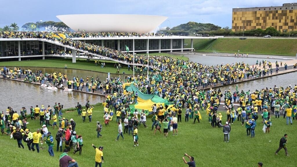 Bolsonarists invade the Congress, the Presidential Palace and the Supreme Court of Brazil