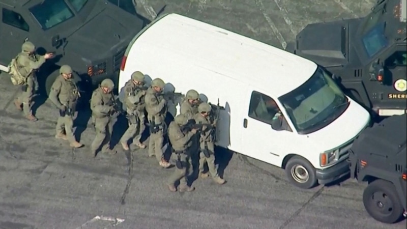 California shooting suspect commits suicide, police looking for motive