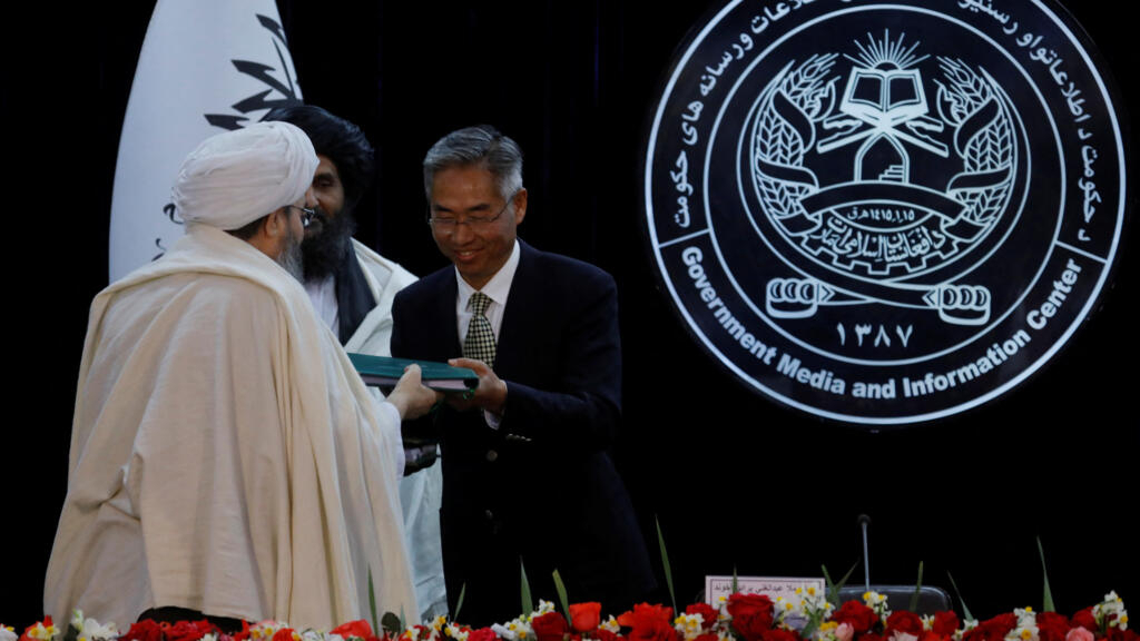 Chinese company signs oil extraction deal with Taliban