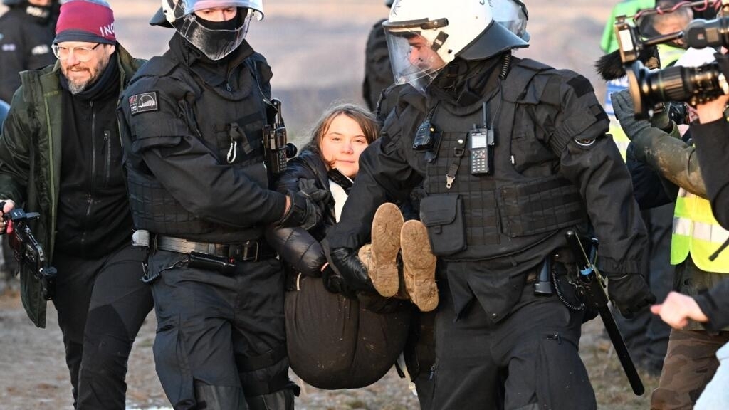 German police forcefully evict Greta Thunberg from mine protest