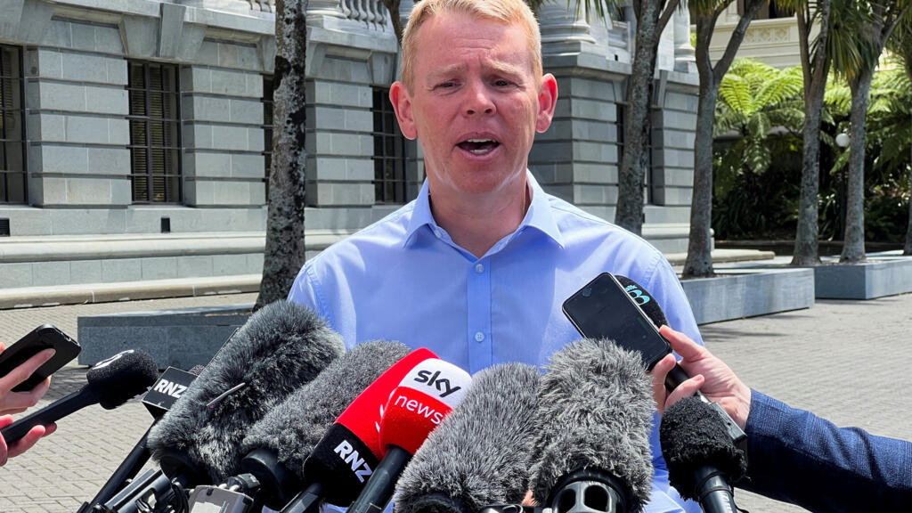 Home Secretary Chris Hipkins will replace Jacinta Ardern as Prime Minister