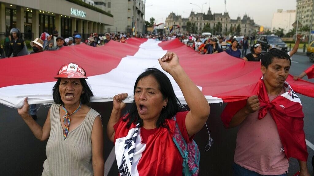 In Peru, protests head towards Lima