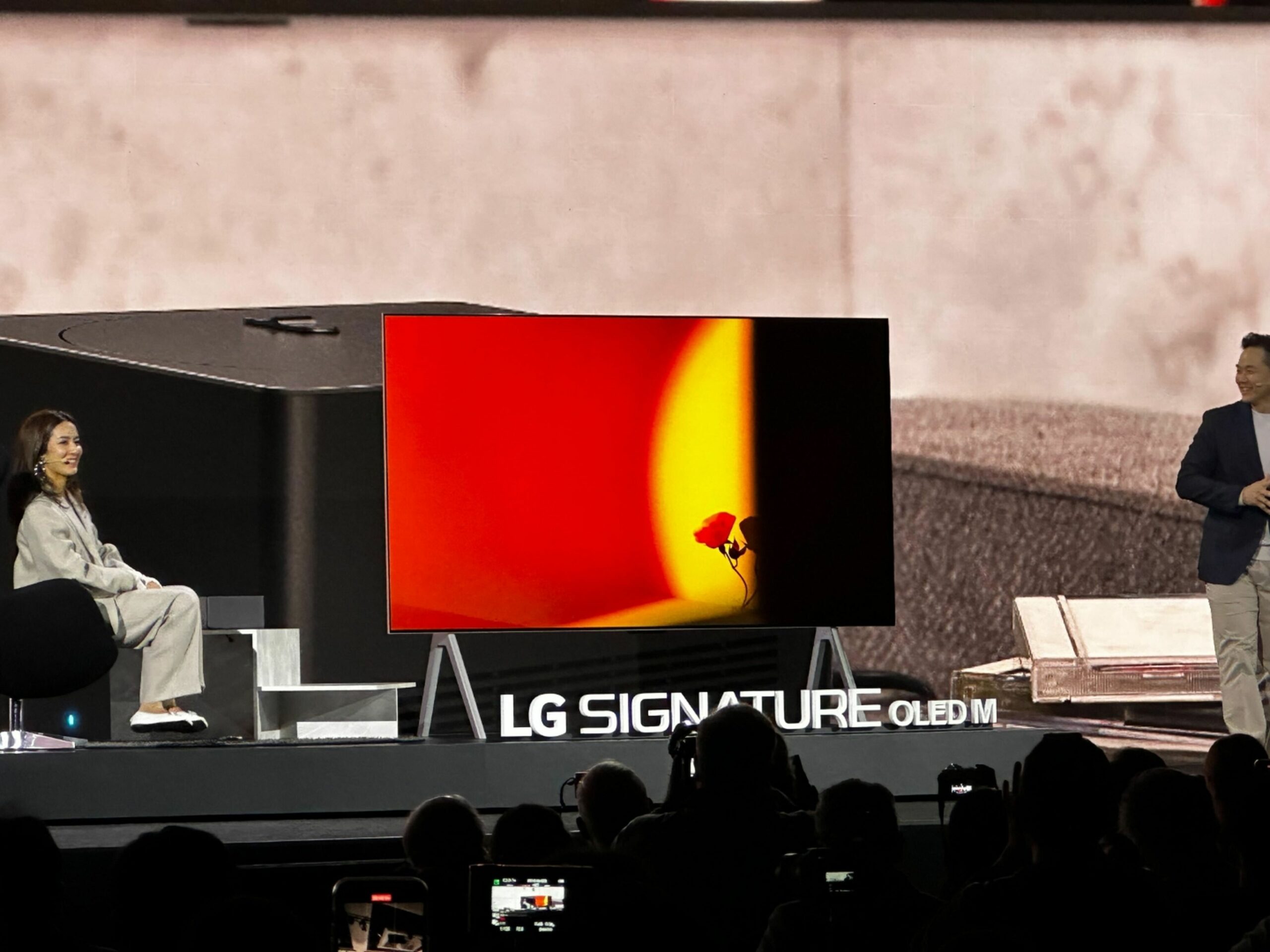 LG shows its novelties for 2023 at CES: transparent and wireless televisions