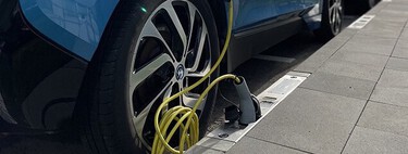 Arrive and charge on the sidewalk: the solution to popularize the electric car among those who do not have a garage