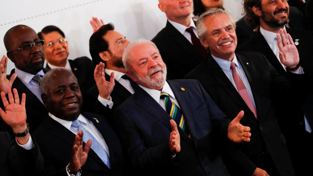 Lula warns of "threats to democracy" while Uruguay asks to end the group's ideologization