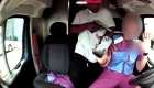 A terrifying video shows how criminals rob a delivery man