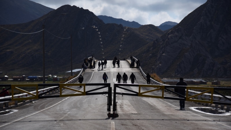 Protesters clash with police in an attempt to take over the airport in Puno