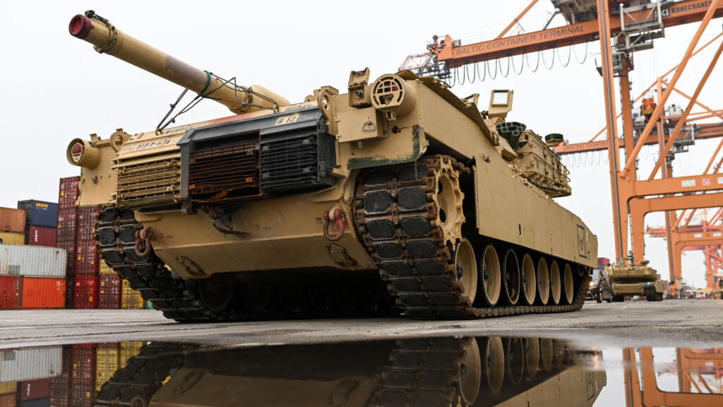 The delivery of Leopard and Abrams tanks to Ukraine, a "logistical challenge"