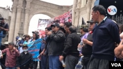 In Photos |  Hundreds march in the streets of Lima demanding an end to violence