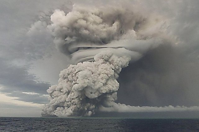 Archive - Eruption of the Hunga-Tonga-Hunga-Ha'apai volcano near Tonga