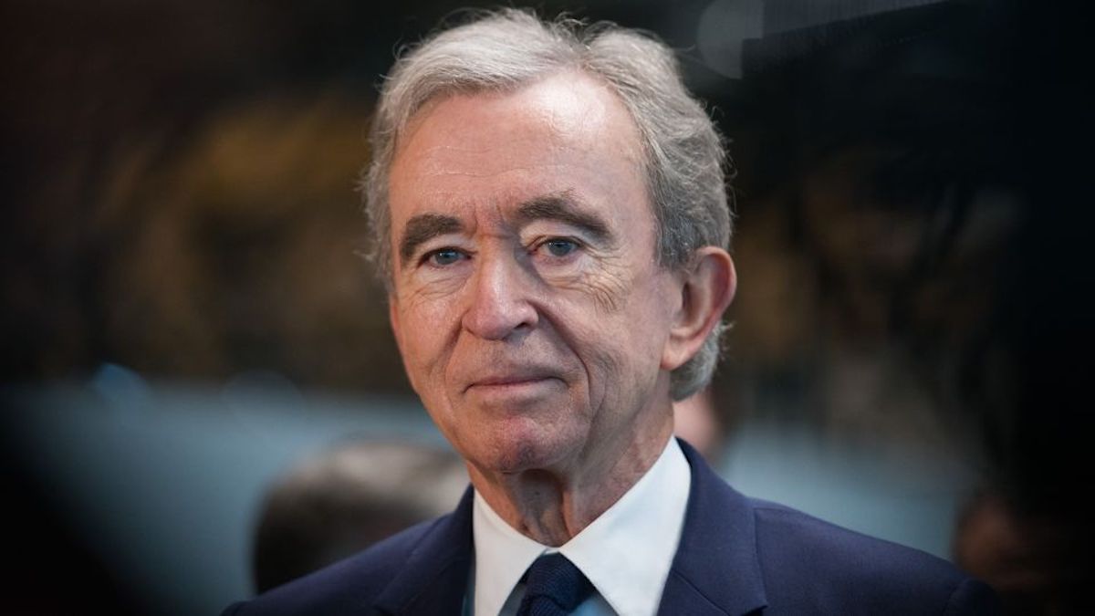 Who is Bernard Arnault, the richest person in the world who took the title from Elon Musk?