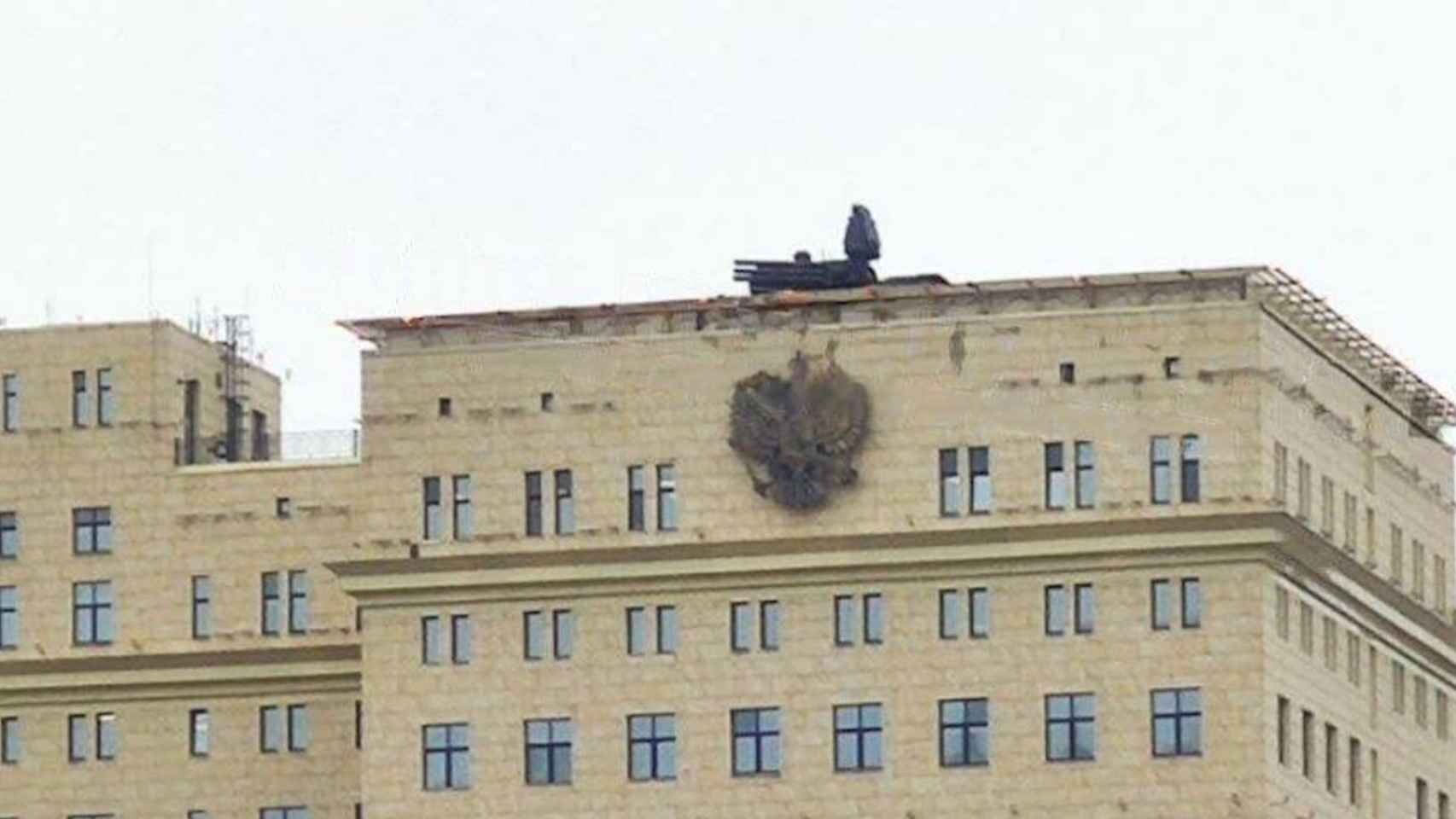 installs anti-aircraft defenses on Moscow rooftops