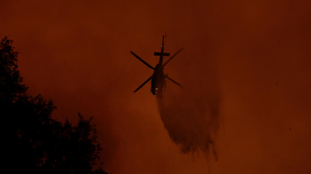 A wave of forest fires leaves at least 23 dead in Chile