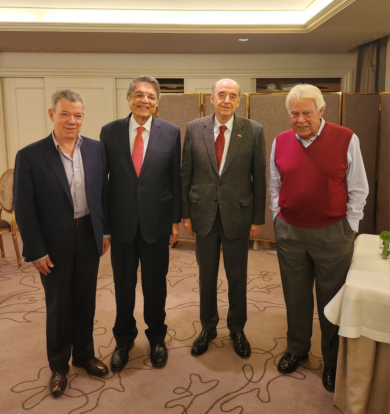 Juan Manuel Santos, Sergio Ramírez, Felipe Gonzáles, and