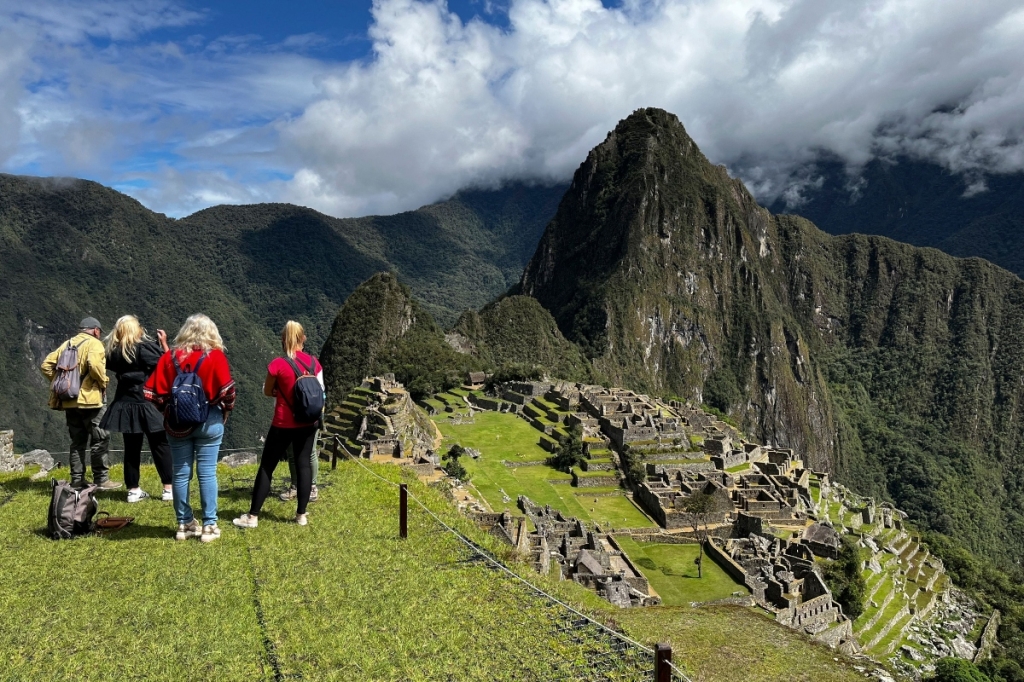 machu picchu reopens