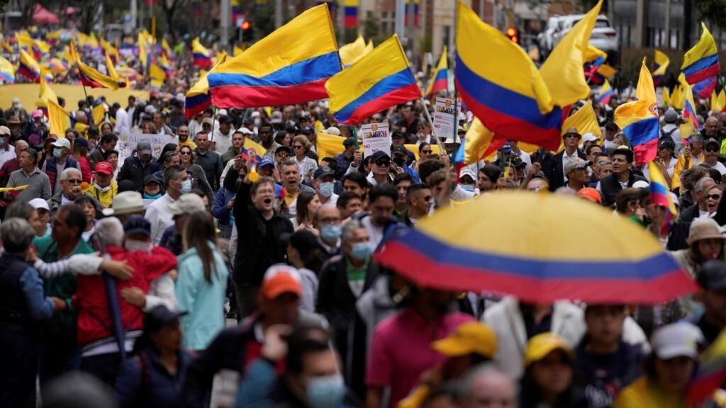 Massive protest in Colombia against the reforms of President Petro