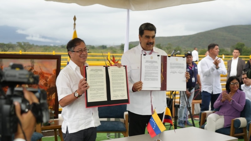 Petro and Maduro sign agreement to strengthen commercial relations