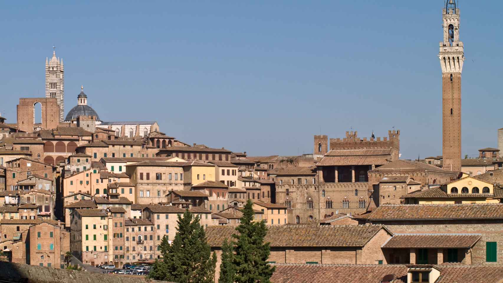 Image of the city of Siena, in Italy.