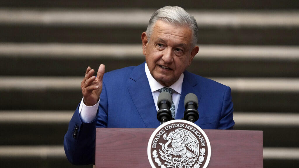 The Mexican opposition mobilizes against AMLO's electoral reform