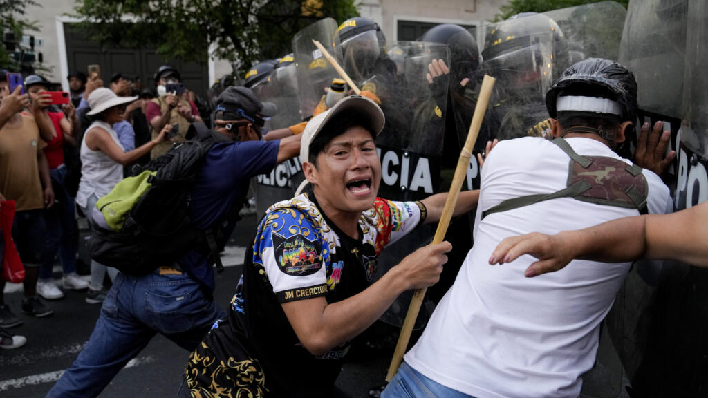 The Prosecutor's Office of Peru investigates the security forces for the death of protesters