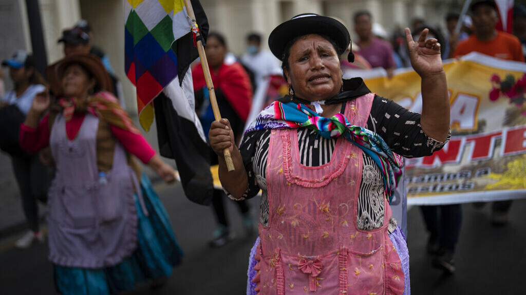 The challenge in Peru is to "recreate the country's political life," says a specialist