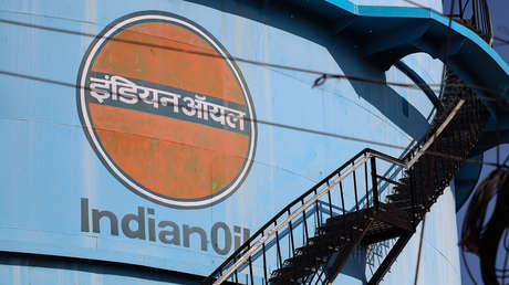 India ditches dollar to buy Russian crude