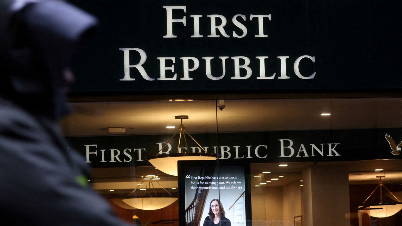 First Republic Bank gets $30 billion in deposits from big banks