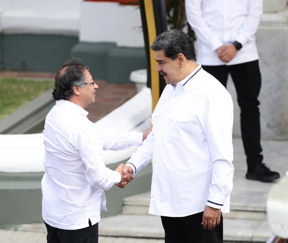 Petro travels for the third time to Caracas to meet with Maduro